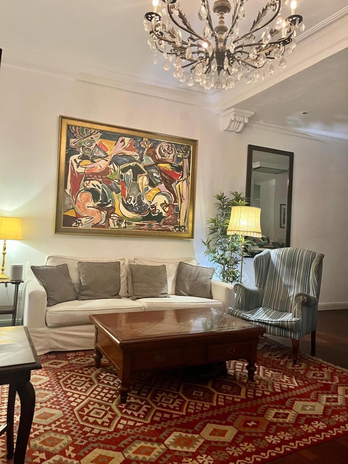 Small Stylish Room With Comfortable Queen-Size Bed In Very Large, Beautifully Decorated Shared Flat In The Historic Centre Of マラガ エクステリア 写真